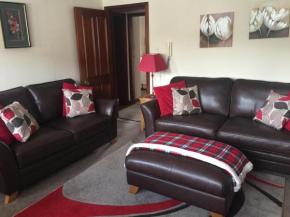 Largs central apartment